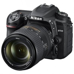 Nikon D7500 + AF-S DX NIKKOR 18-300mm f/3.5-6.3G ED VR,abidjan
