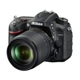 Nikon D7200 + Objectif VR 18-105 mm