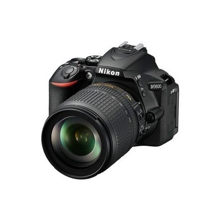 Nikon D5600 + AF-S DX NIKKOR 18-105mm ED VR
