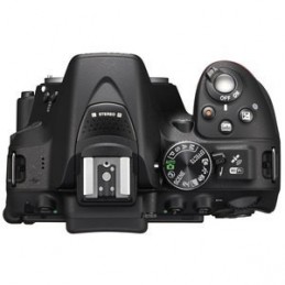 Nikon D5300 + AF-S DX NIKKOR 18-140MM