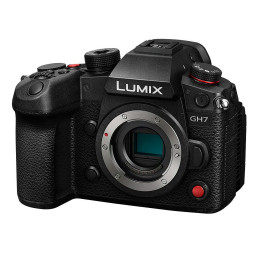Panasonic Lumix DC-GH7 + Sirui 35 mm F1.8 1,33x APS-C compatible Monture M4/3