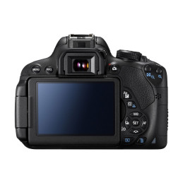 Canon EOS 700D + Objectif Canon EF-S IS STM 18 - 55 mm f/3.5 -