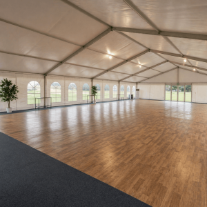 Location de Chapiteau climatisé 750 m2 (25x30m ) avec parquet - Moquette