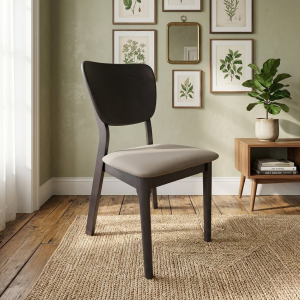 Chaise de salle à manger E208
